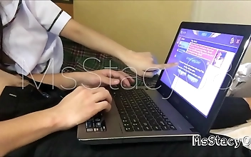 Get Hot And Bothered With Online Gaming: A Sticky Situation!